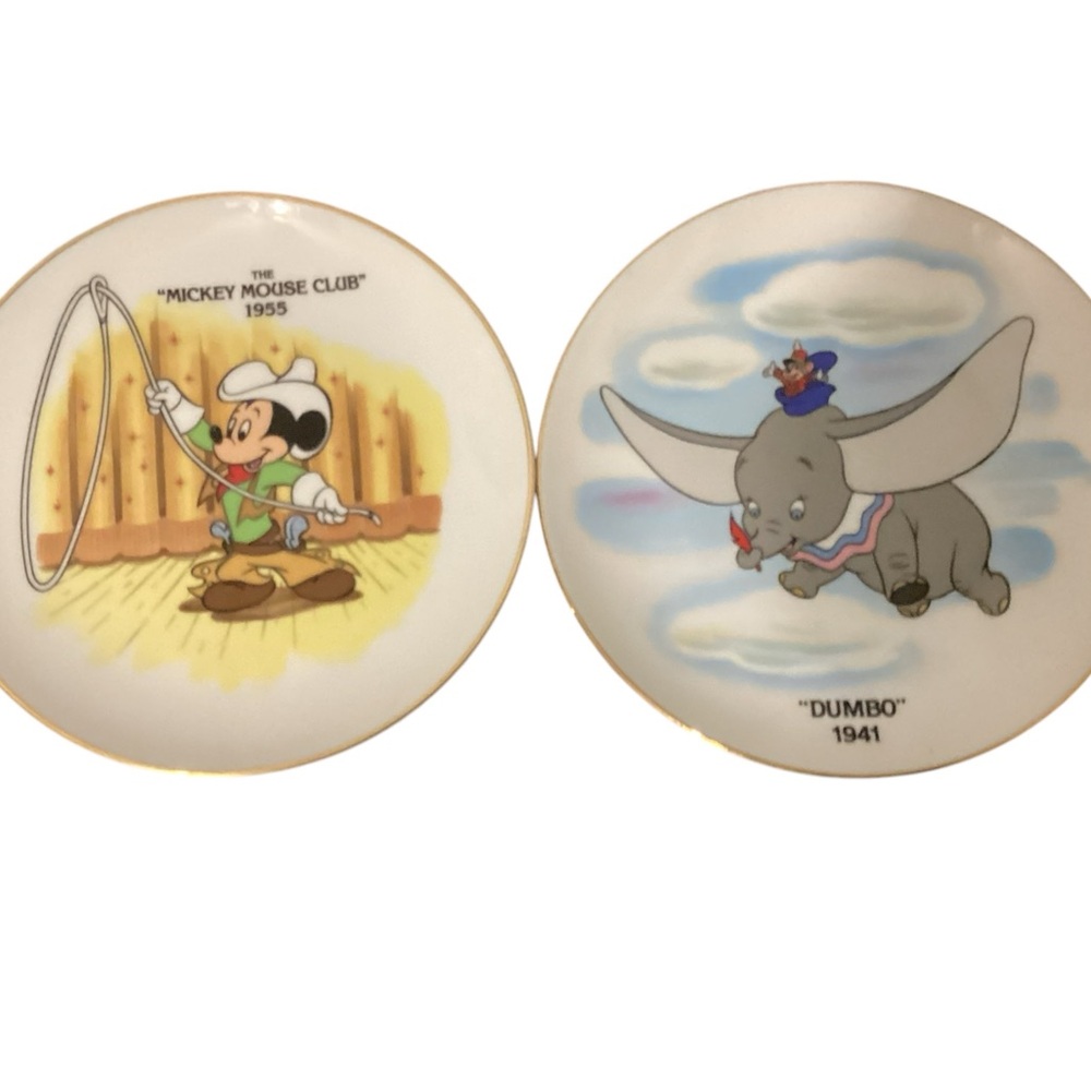 Vintage Disney Collectible Plates in EUC